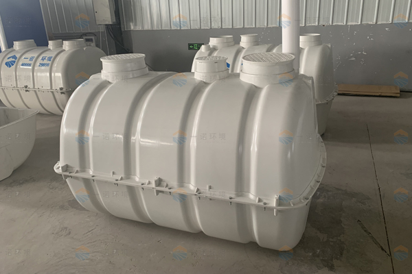 農(nóng)村廁所改造過程中安裝玻璃鋼化糞池的注意事項！